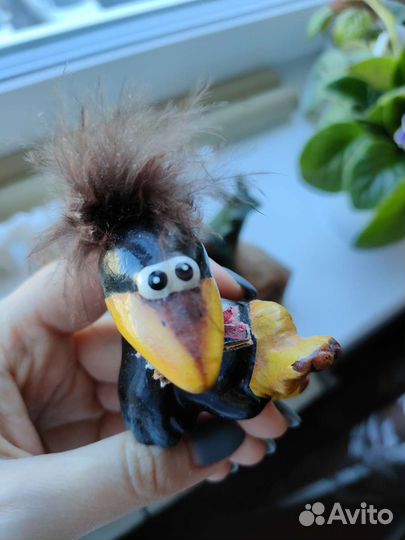 Статуэтка ворона