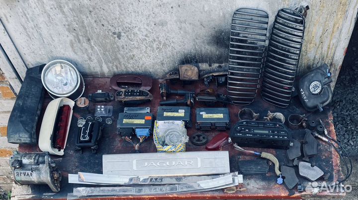 Запчсти на Ягуар XJ308