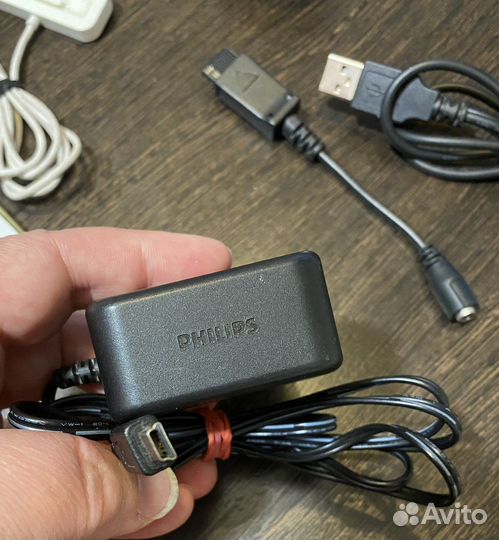 Блоки питания для сотовых телефонов,наушники