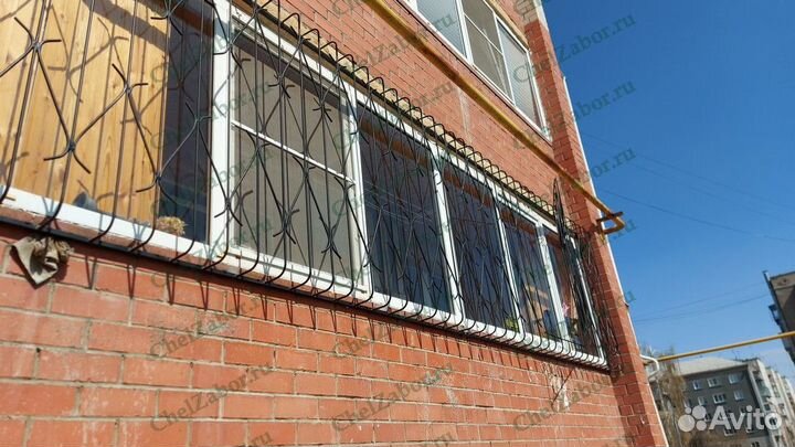 Решетки на окна с покраской в черный цвет