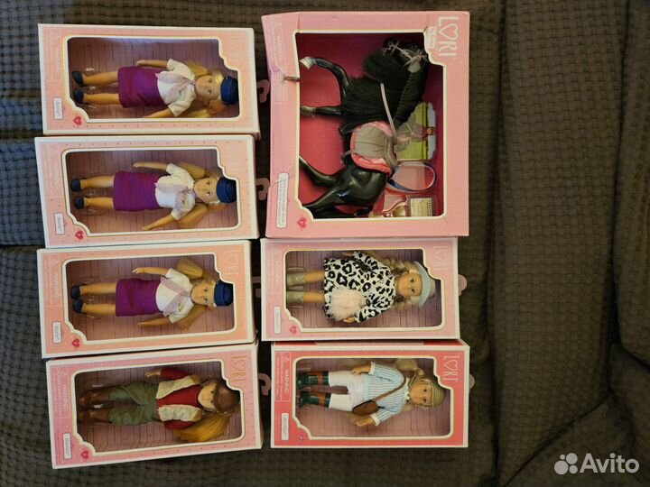 Куклы и лошадка lori