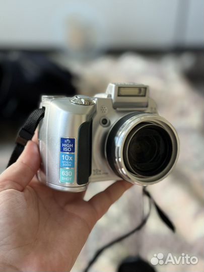 Компактный фотоаппарат