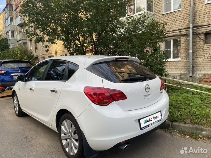 Opel Astra 1.4 МТ, 2011, 206 000 км