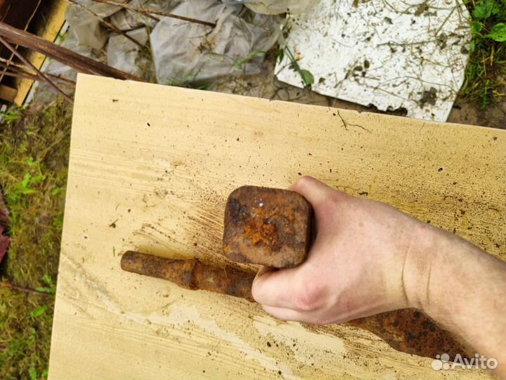 Клинья железные