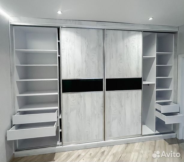 Шкаф на заказ под потолок