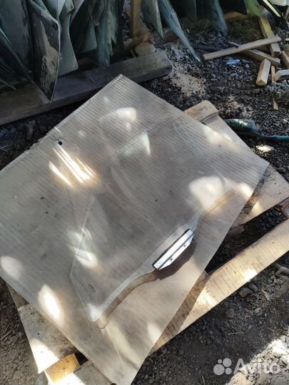 Стекло передней правой двери Daewoo Nexia