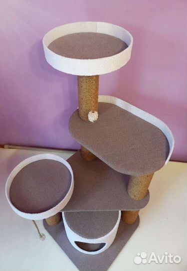 Домик с когтеточкой для кошек