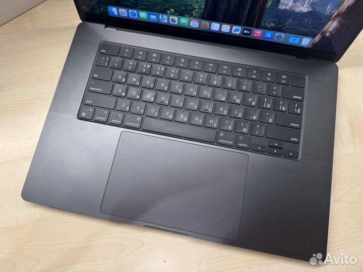 Шикарный Macbook Pro 16 M3 Pro 18Gb 512Gb