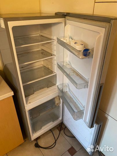 Самовывоз строго Холодильник. Стиральная машина