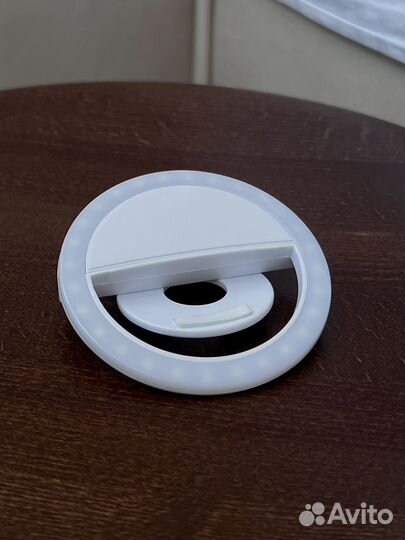 Кольцевая лампа на смартфон для селфи