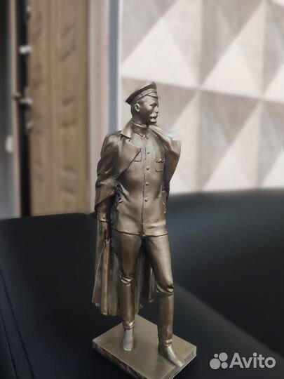 Дзержинский статуэтка