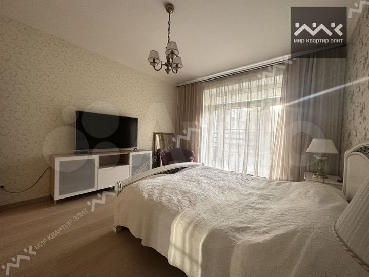 3-к. квартира, 100 м², 2/8 эт.