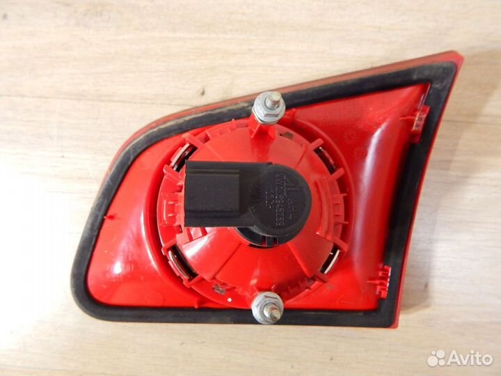 Фонарь левый внутренний Vw Passat B6 универсал