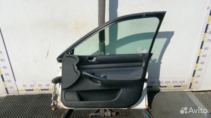 Дверь передняя правая Audi A4/RS4