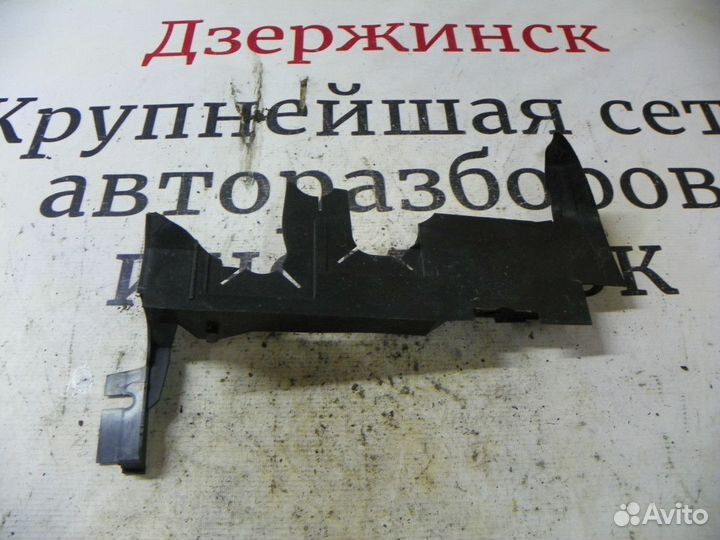 Воздуховод радиатора левый Skoda Octavia