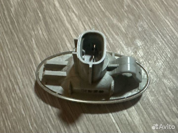 Повторитель поворота передний Mazda 3 Bk хэтчбек