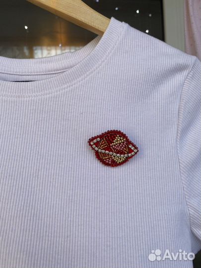 Брошь из бисера