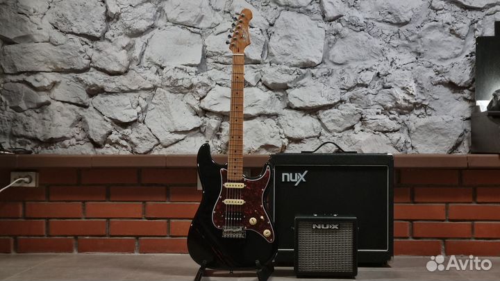 Электрогитара с комбиком + аксессуар