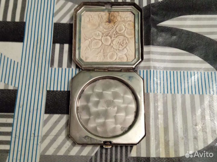 Пудреница СССР