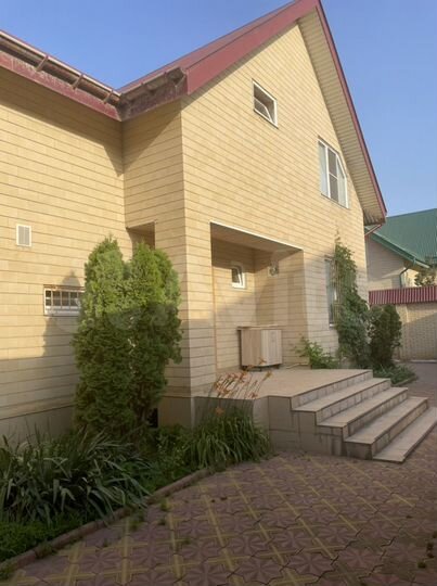 Дом 223 м² на участке 4 сот.