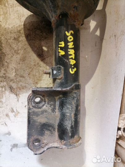 Стойка амортизатора переднего левого Hyundai Sonat