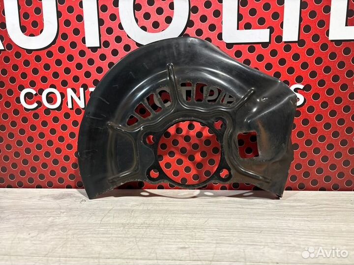 Кожух защитный тормозного диска Lexus Es axzh10