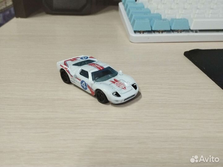 Hot wheels машинки