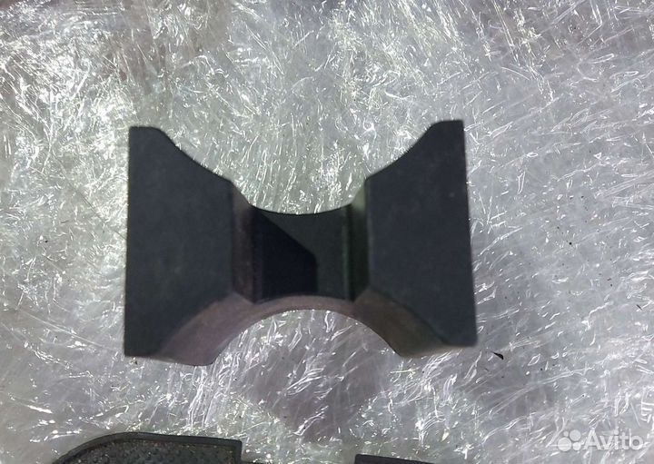 Коврик и разделитель в Подстаканик Мазда 6 gh