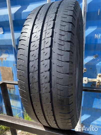 Goodyear EfficientGrip Cargo 215/70 R15C 107S