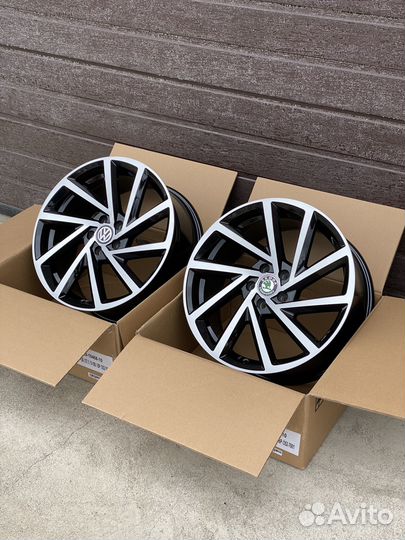 Диски r18 Golf GT черные с полировкой 5x112