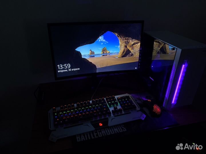 Игровой компьютер с монитором