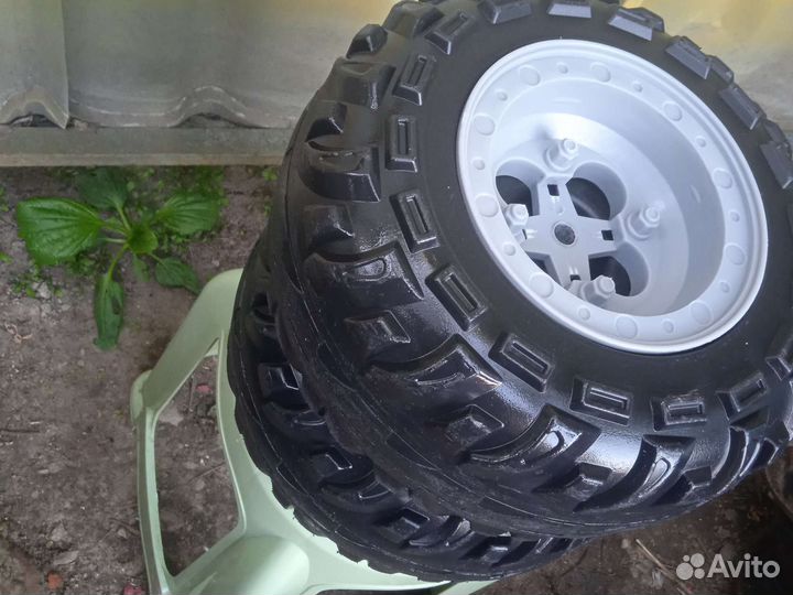 Колёса б/у для детских электромобилей