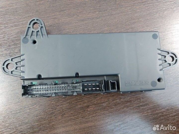 Блок управления пневмоподвеской Mercedes Gl 500