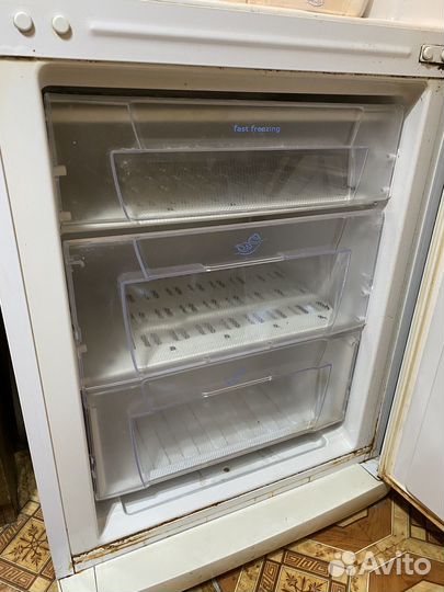 Холодильник indesit