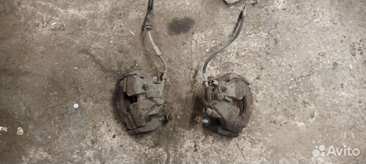 Суппорт передний левый VW transporter T5 1.9