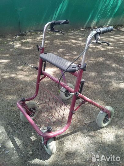 Ходунки для взрослых на колесах