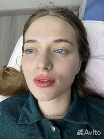 Модель перманентный макияж бровей губ межреснички