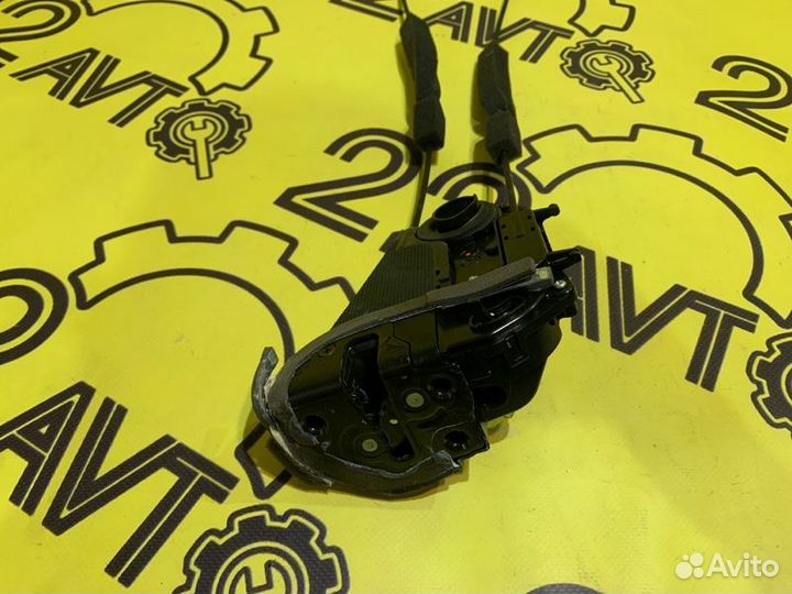 Замок двери задний левый Lexus Gs430 UZS190 3UZ-FE