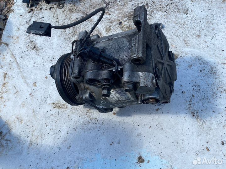 Компрессор кондиционера лансер9