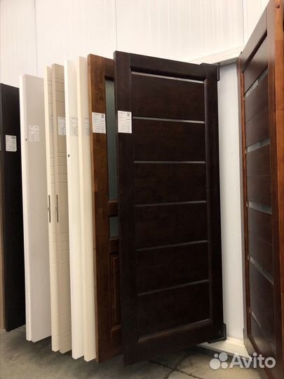 Двери из натурального массива со склада