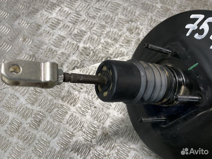 Вакуумный усилитель тормозов Toyota Tundra 2