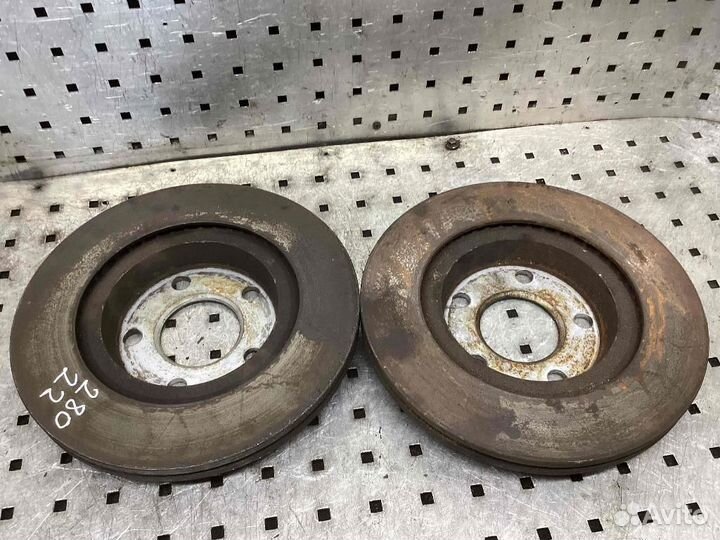 Диск тормозной передний Volkswagen Passat