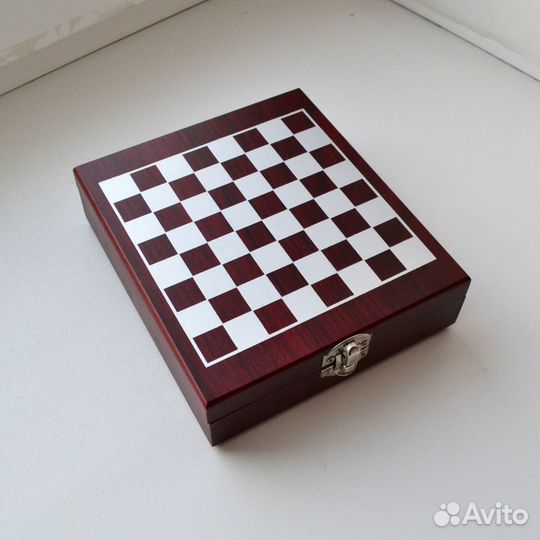 Набор аксессуаров для вина - шахматы