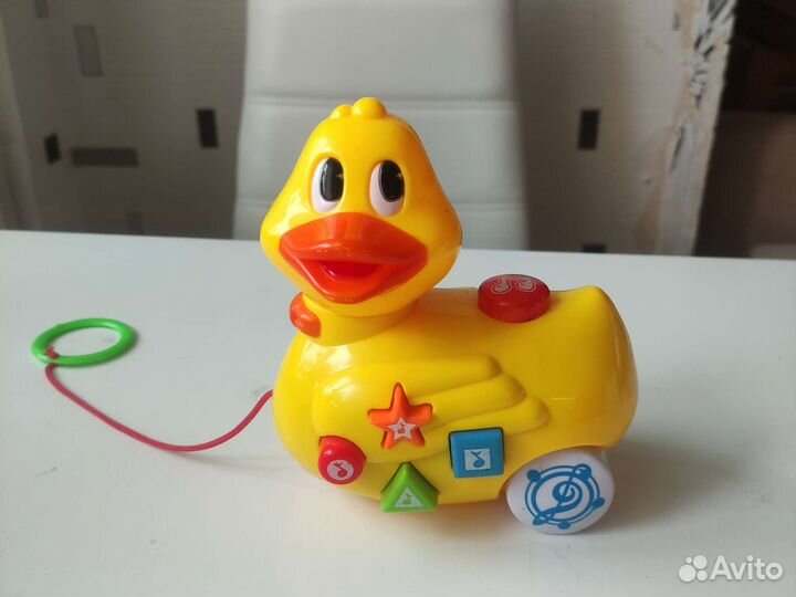 Музыкальная игрушка Утка