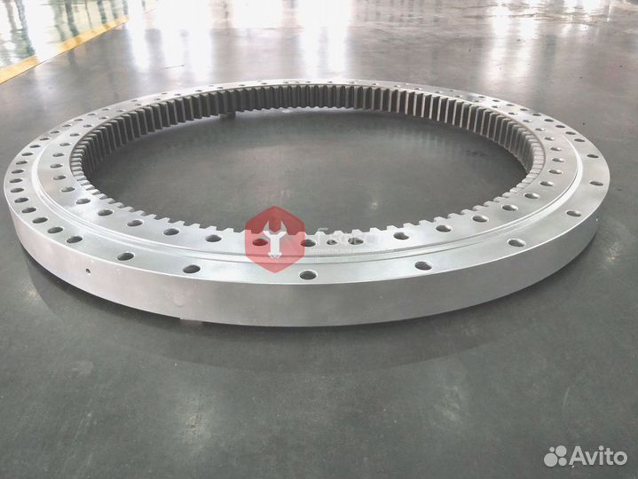 Опорно-поворотный круг PC400LC-8 208-25-61100