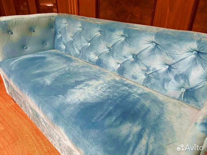 Диван двухместный из велюра