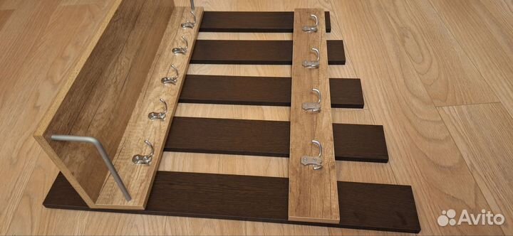 Вешалка настенная деревянная