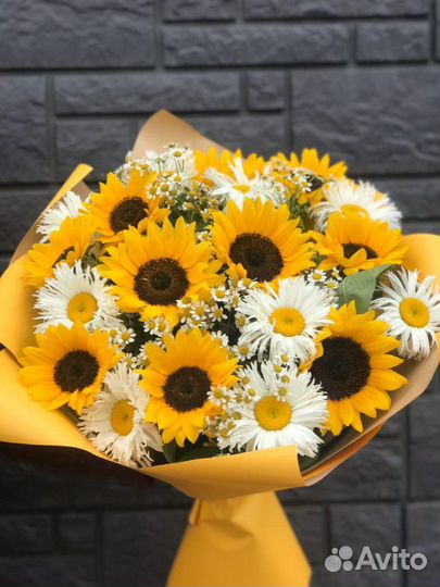 Продавец на цветы в ночь