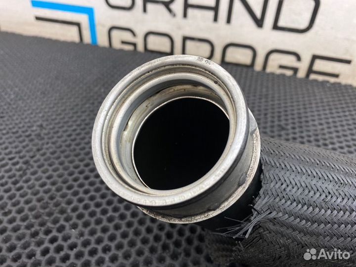 Патрубок интеркулера правый Volkswagen Touareg 7LA