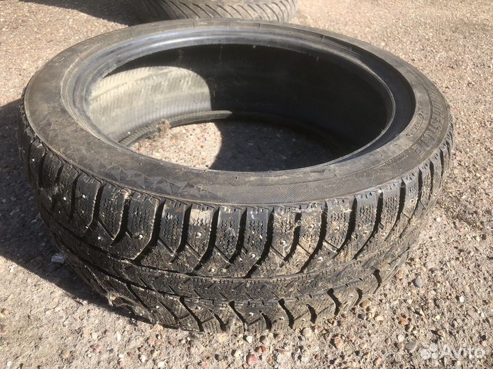 Bridgestone Ice Cruiser 7000 215/45 R17 87T